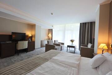 Фото номера Семейный номер Отель HAVET Hotel Resort &amp; Spa г. Дзвижино 4