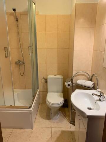 Фото номера Стандартный трехместный номер-студио Апартаменты Apartamenty i Pokoje Magnolia г. Дзвижино 36